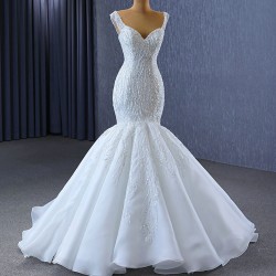 Crystal Sleeveless Wedding Dress Plus Size Sweetheart Neck Bridal Wedding Gown Princess