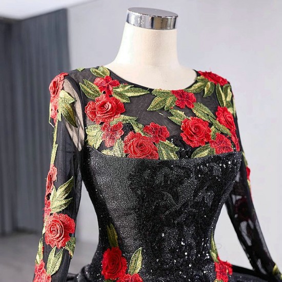 Long Sleeve Black Quinceanera Dresses Embroidered Flowers Sequins Sweet 15 16 Party Dresses