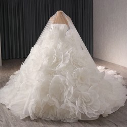 Ruffled Ball Gown Wedding Dress 3D Flowers Backless Lace up Princess Dress Strapless Sleeveless Bride Gown 2024