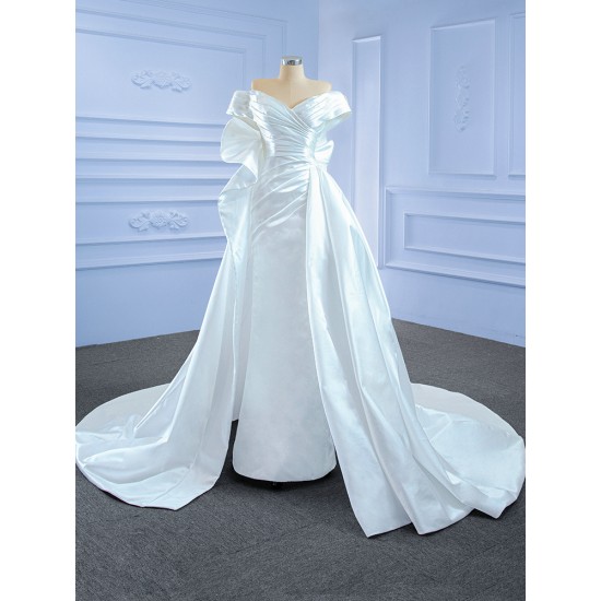 Simple White Wedding Dresses Satin Off Shoulder Bridal Dress Sweep Train 2024