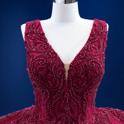 Sleeveless Burgundy Sweet 15 16 Dress V Neck Ball Gown Sweep Train Customizable Quinceanera Dresses 2024